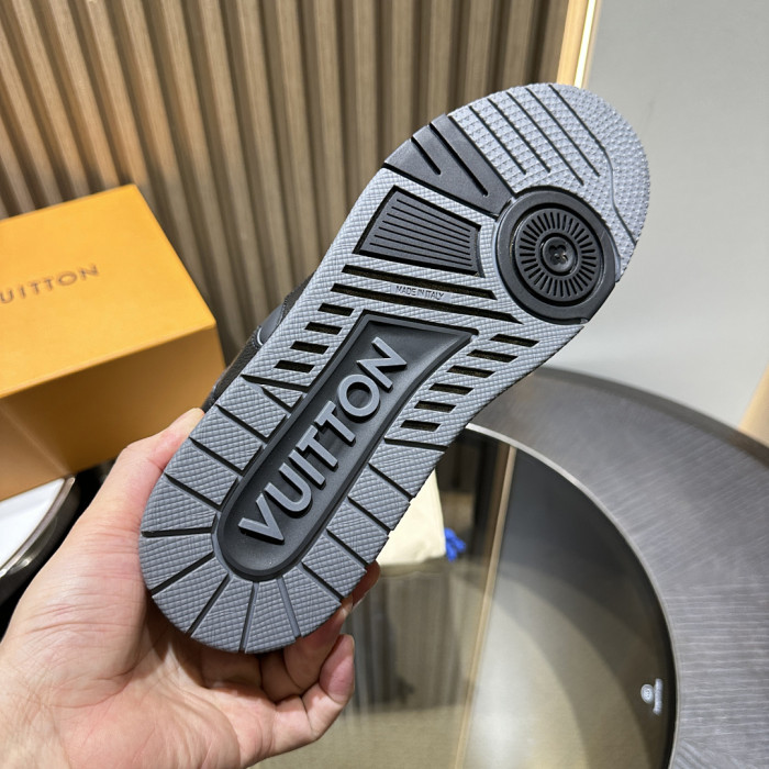 LOU1VTON SNEAKER