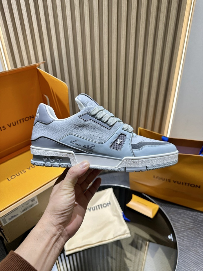 LOU1VTON SNEAKER