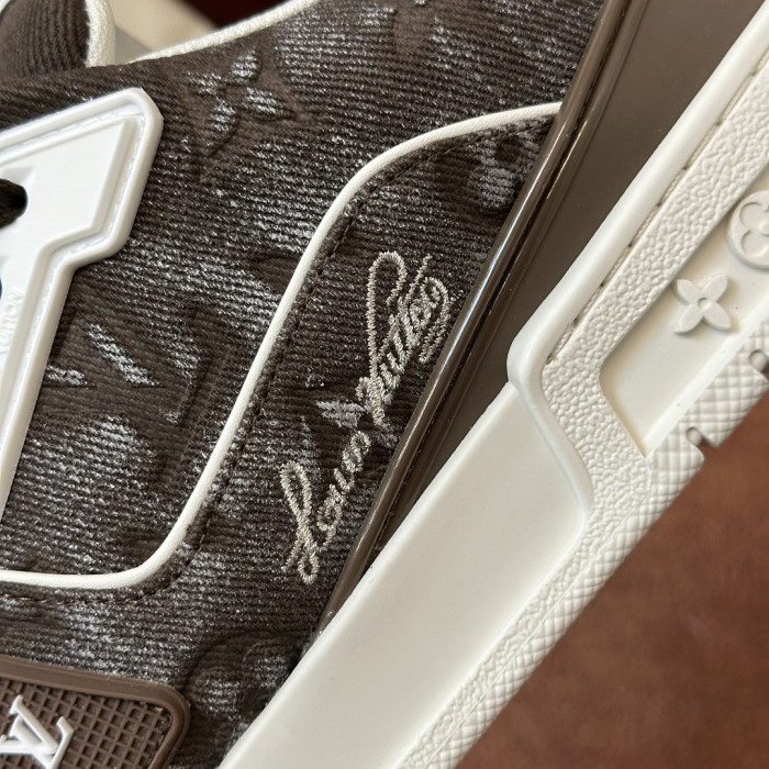 LOU1VTON SNEAKER