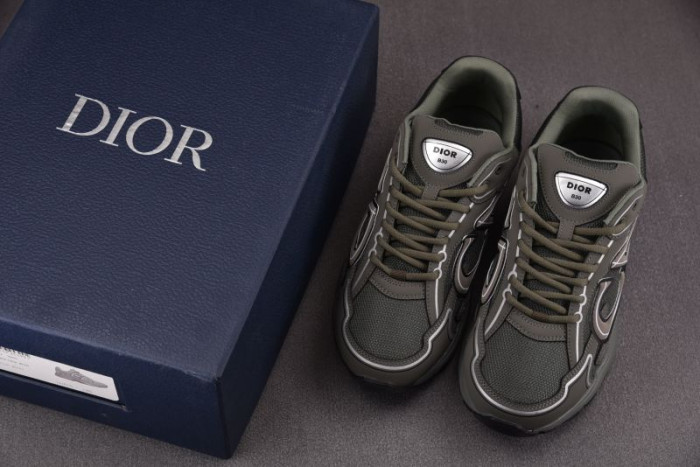 D1OR B30 SNEAKER