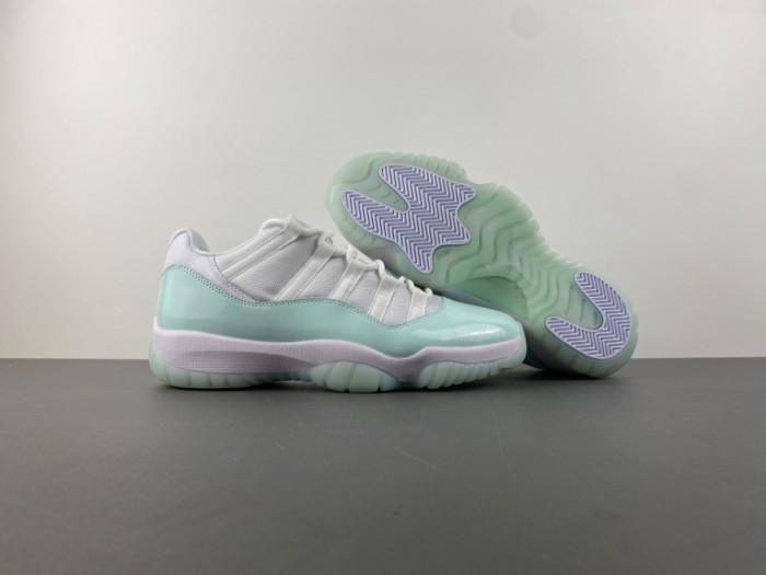 Air Jordan 11 Low “Igloo” AH7860-103