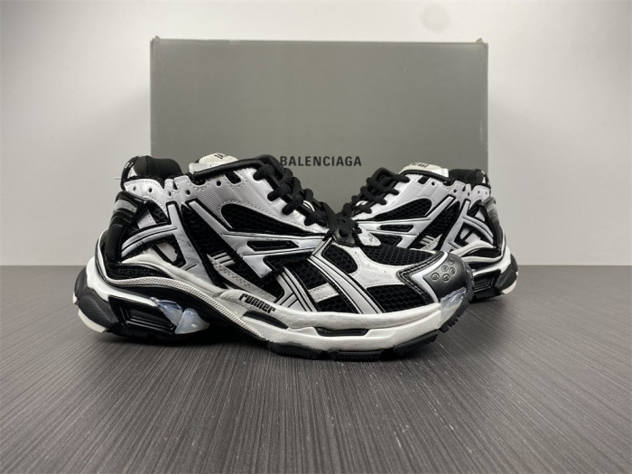 blcg runner sneaker