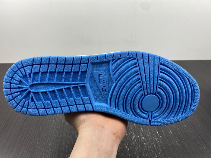 air jordan 1 retro high og "university blue" dz5485-400