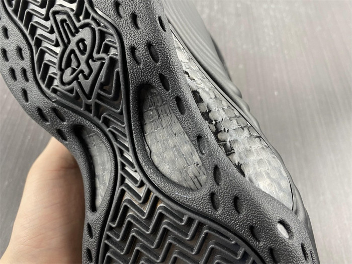 cdg x nike air foamposite one dj7952-001