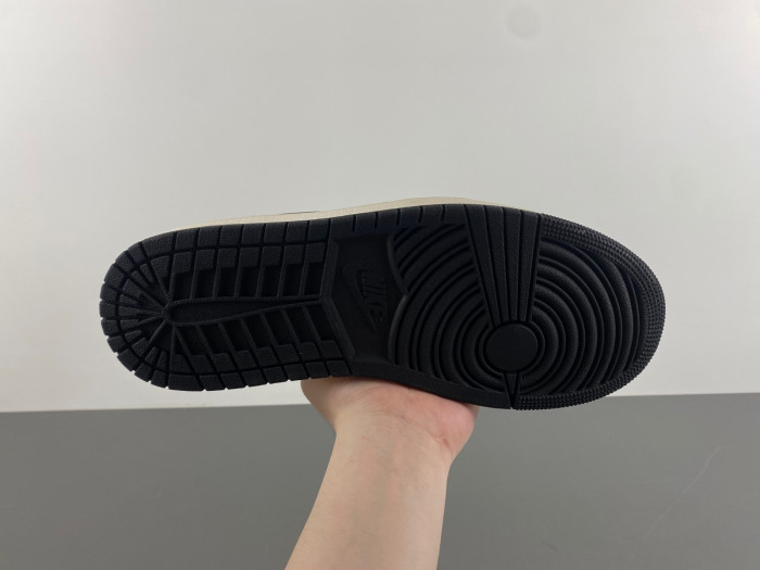 Air Jordan 1 Low OG “Mocha” CZ0790-102