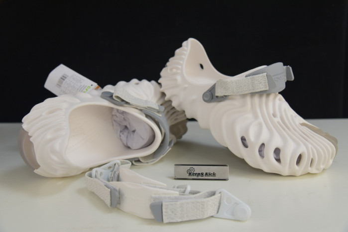 Cr*0*s pollex clog by salehe bembury urchin